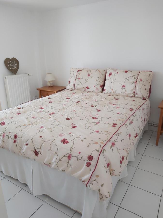 Chez Turnbulls Apartment Pomport Bagian luar foto