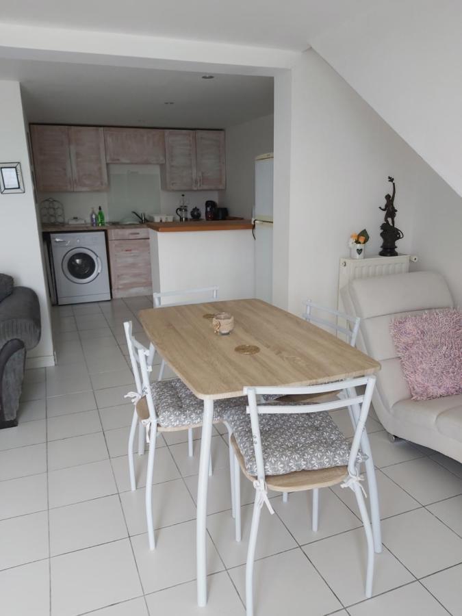 Chez Turnbulls Apartment Pomport Bagian luar foto